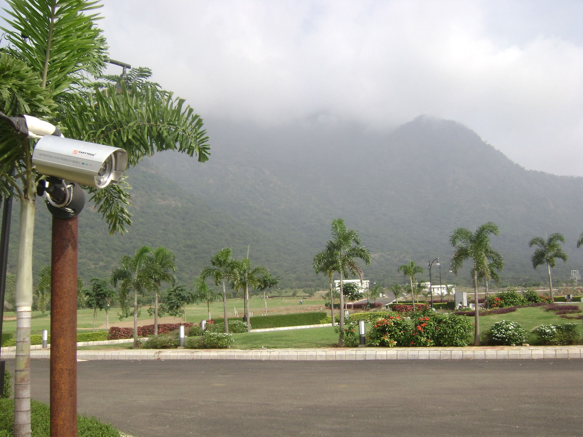 Hotel Oyo 24200 Bahri Beautiful Country Ayyampālaiyam Exterior foto